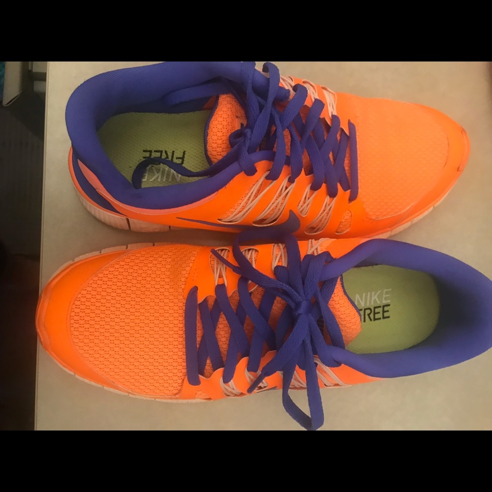 Nike - Picture 3 of 3